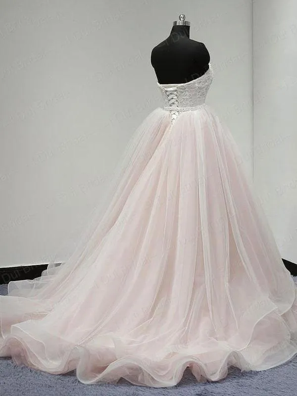 A-line Sweetheart Chapel Train Organza Lace Beaded Wedding Dresses SWD026