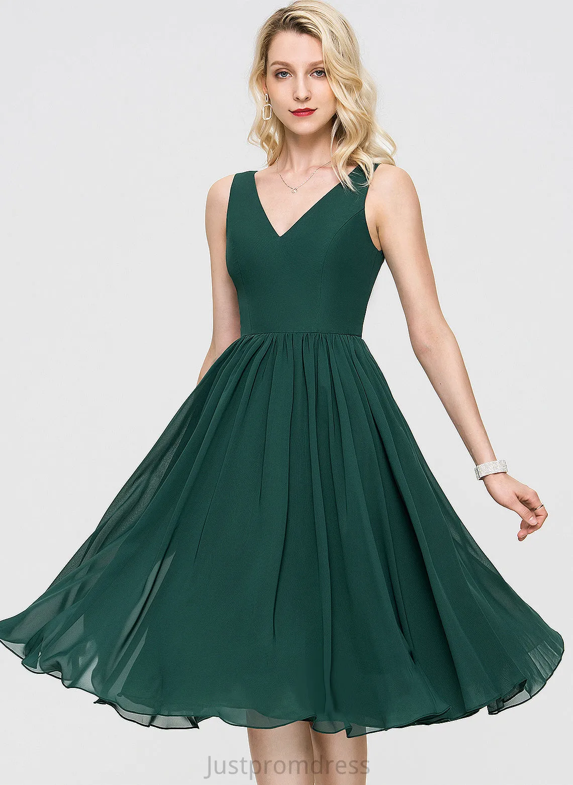 Kira A-Line Cocktail Dresses V-neck Chiffon Cocktail Knee-Length Dress