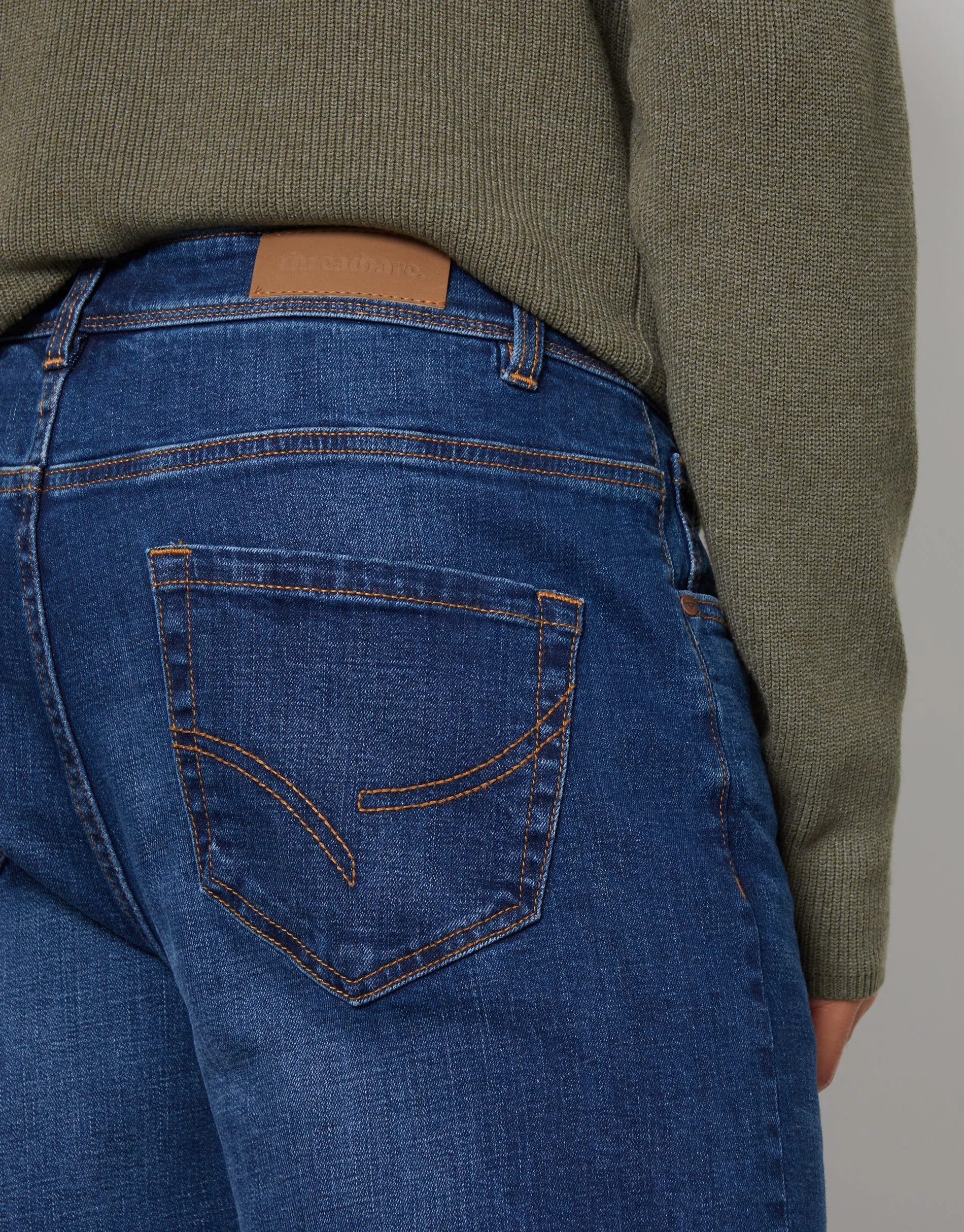 Men's Mid Wash Straight Leg Jeans