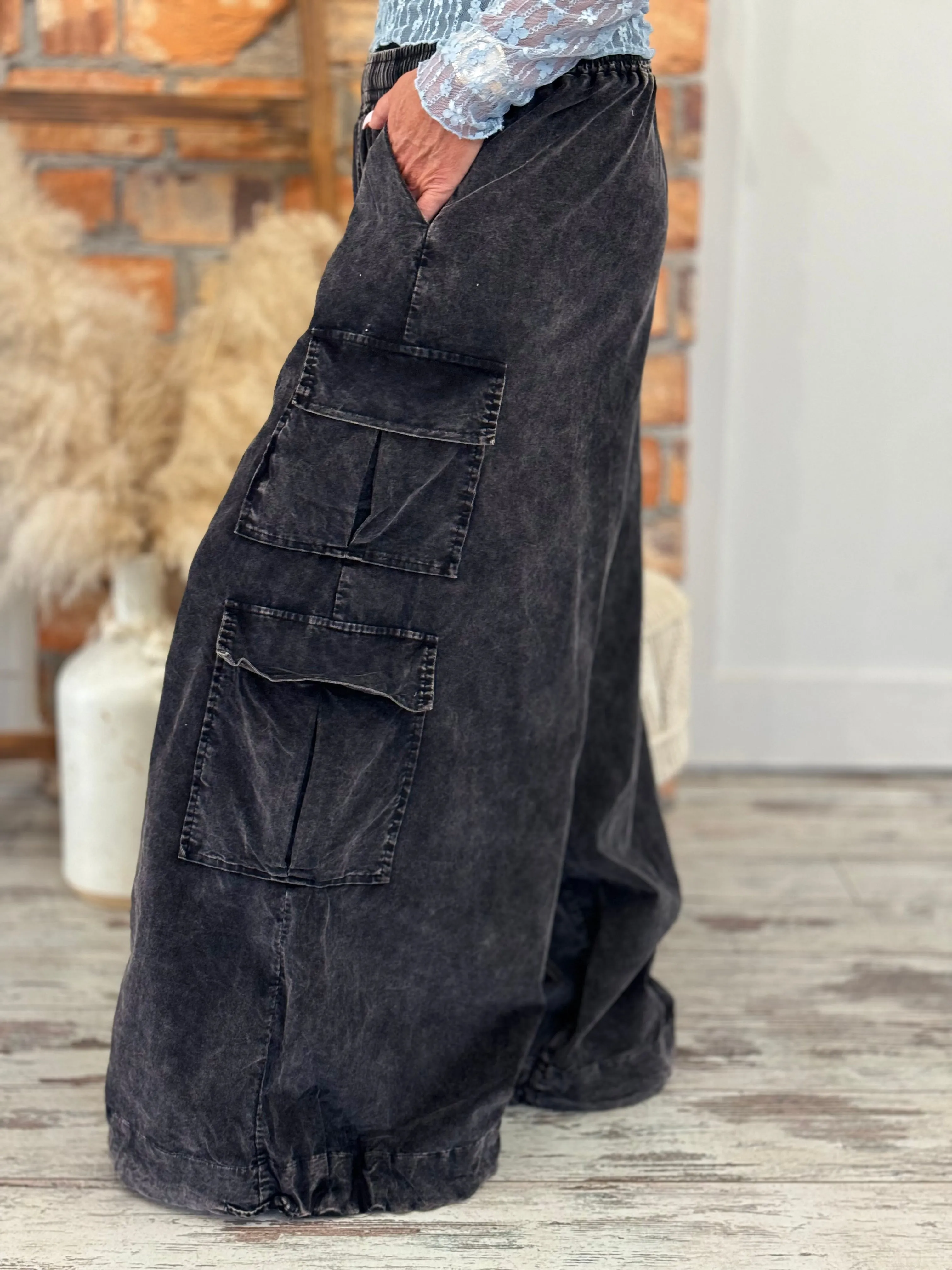Slouchy Corduroy Wide Leg Jogger Pants in Black